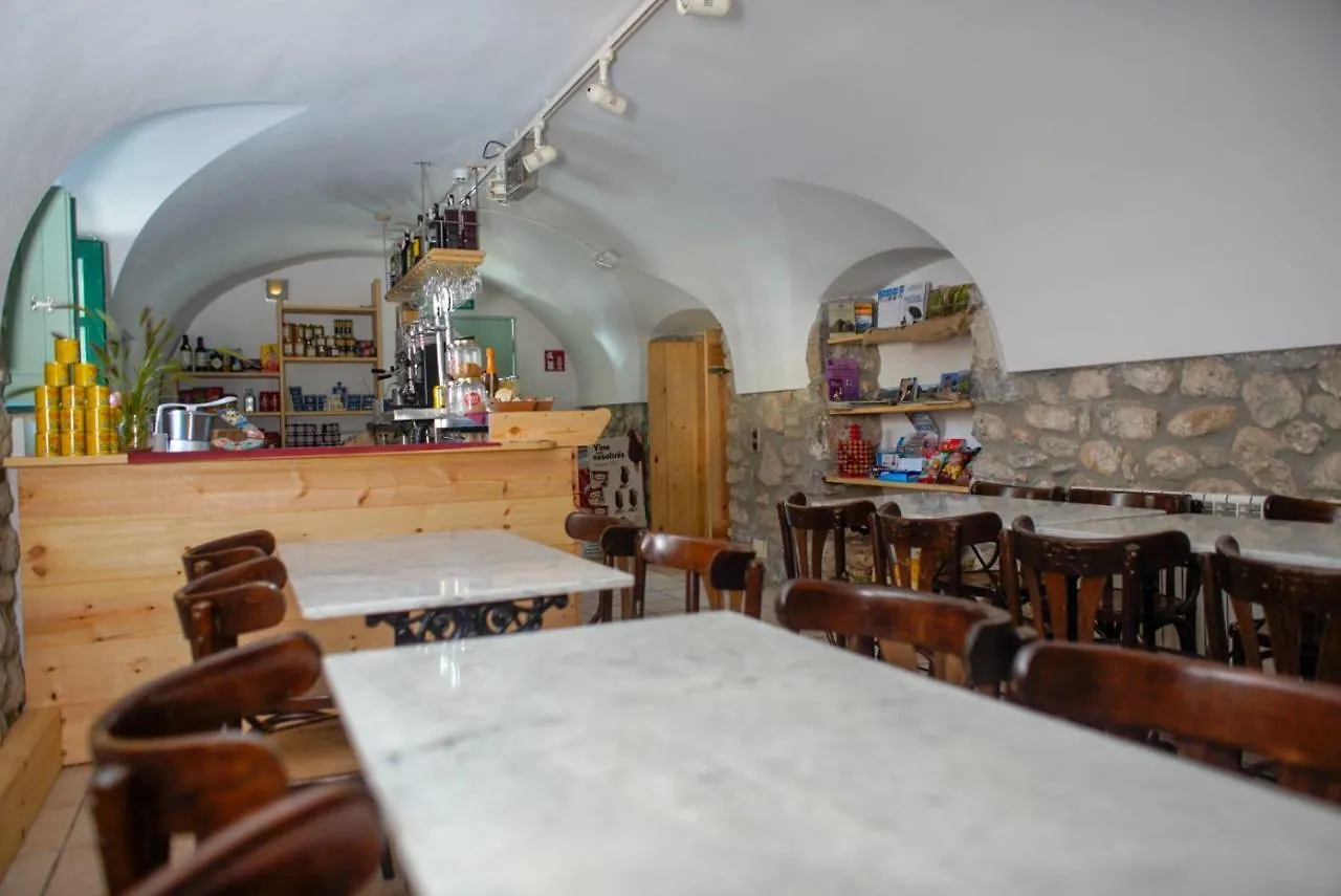 La Rectoria D'Albanya Hostel